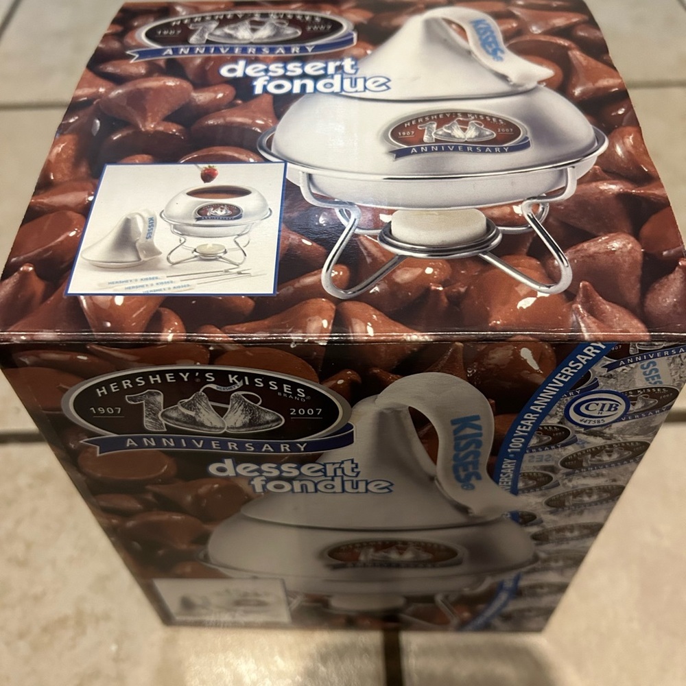 Hershey's Kisses - 100 Anniversary Dessert Fondue Chocolate Set - 2007